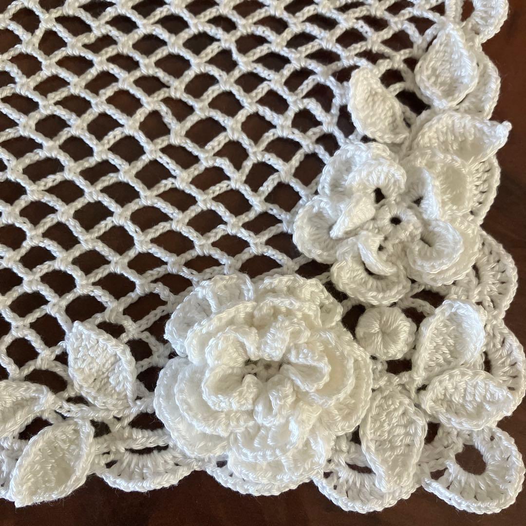 レース編みドイリー アイリッシュモチーフ付きクロッシェドイリー 白