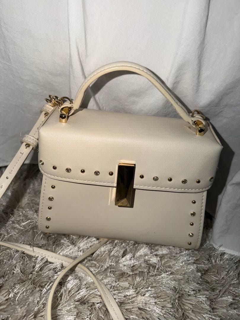 CELFORD リュタン ビジュースタッズポシェット アイボリー リュタン】ビジュースタッズポシェット | セルフォード(CELFORD