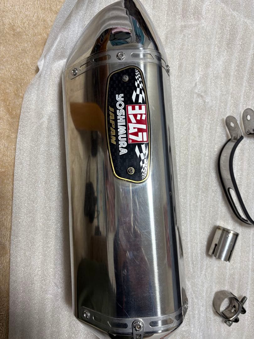 ヨシムラ スズキGSR250用ステンレス マフラー ※目立たない下側に凹み有り ヨシムラ スズキGSR250用ステンレス マフラー ※目立たない下側に凹み