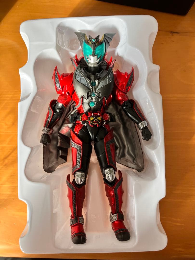 S.H.Figuarts 真骨彫製法 仮面ライダー ダークキバ