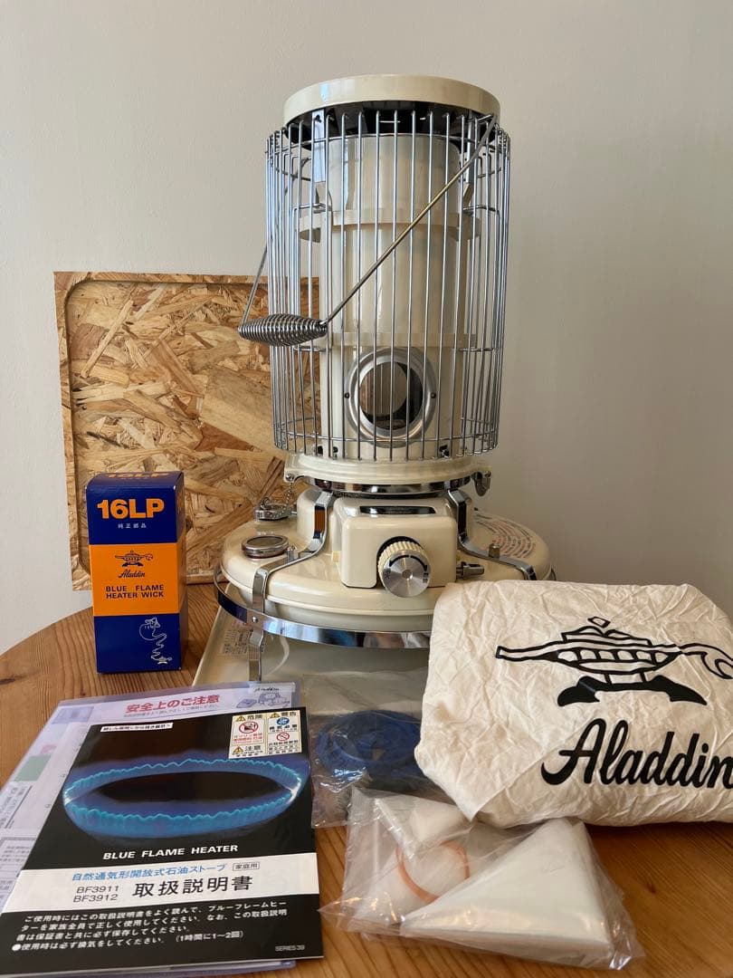 あ*い様 アラジン ブルーフレームヒーター ホワイト BF-3911 アラジン 石油ストーブ ブルーフレームヒーター ホワイト BF3911(W