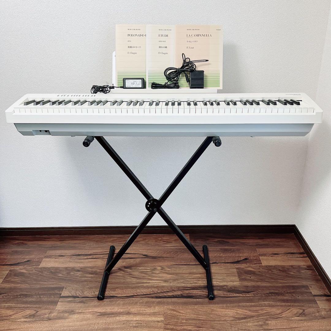 2023年製 Roland FP-30X 電子ピアノホワイトスタンドペダル 楽譜 Roland FP-30X-WH +専用スタンド+3本ペダル+高低自在イスセット