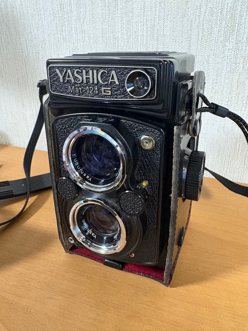 Yashica Mat 124 G 二眼レフカメラ Yashica Mat 124 G Medium Format Film Camera – Relics