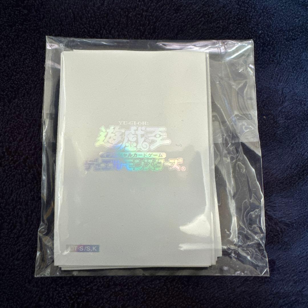 遊戯王スリーブ 白 - メルカリ