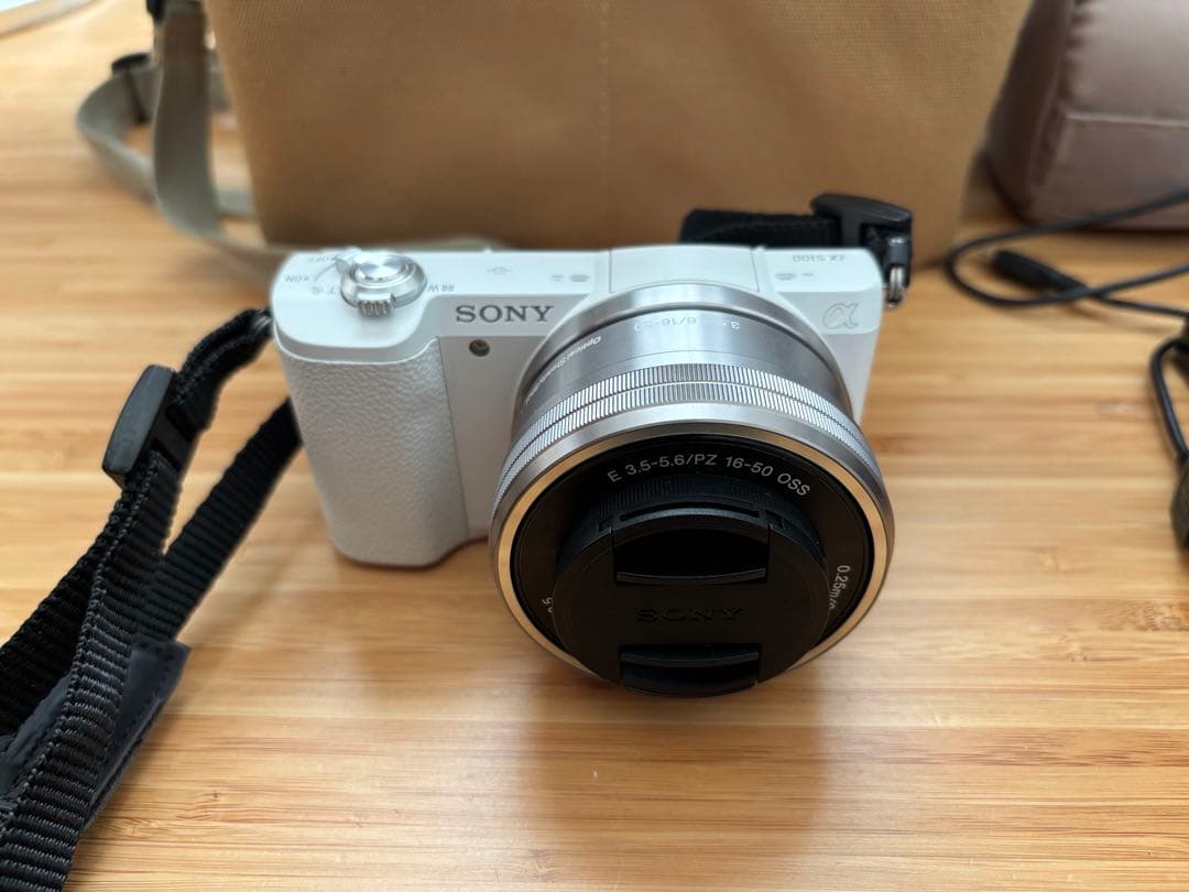 美品 SONY α5100 ミラーレス一眼 ソニー、179点のAFセンサーを搭載したミラーレス一眼「α5100」 - 価格.com