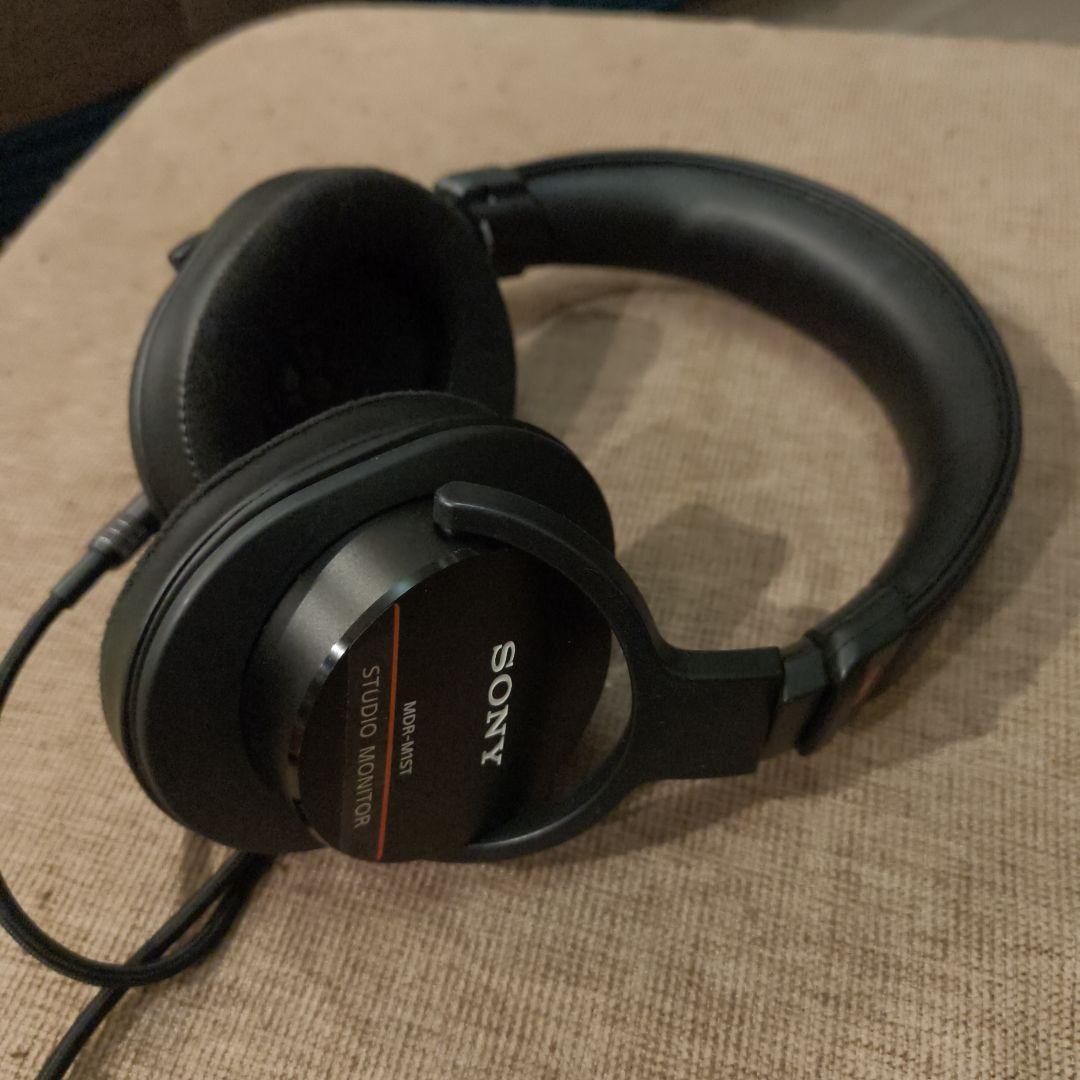 MDR-M1ST SONYスタジオヘッドホン モニターヘッドホン SONY MDR-M1ST 原音そのままの音質を実現 音楽鑑賞