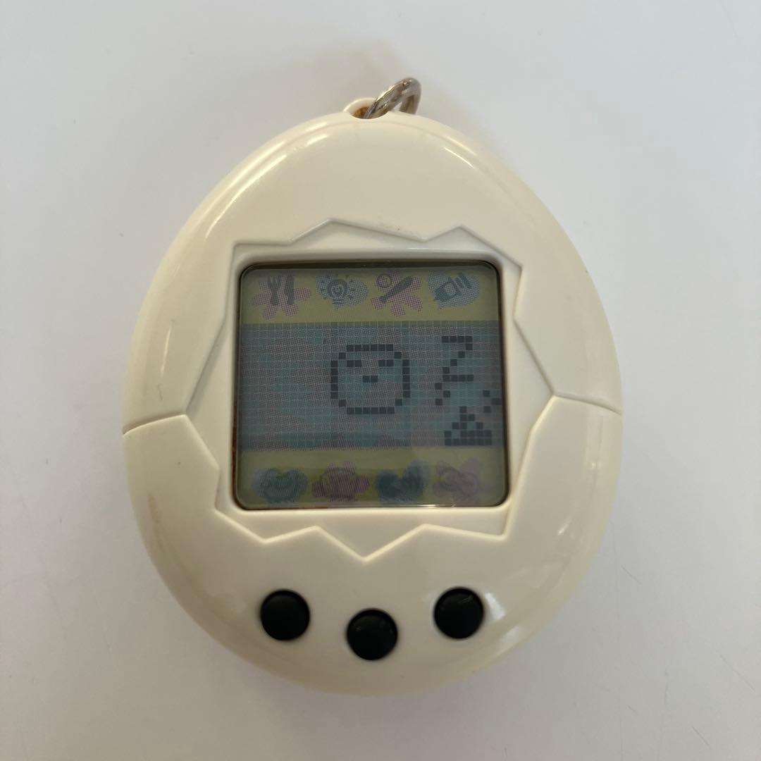 バンダイ 初代たまごっち 白 【希少カラー】 - メルカリ