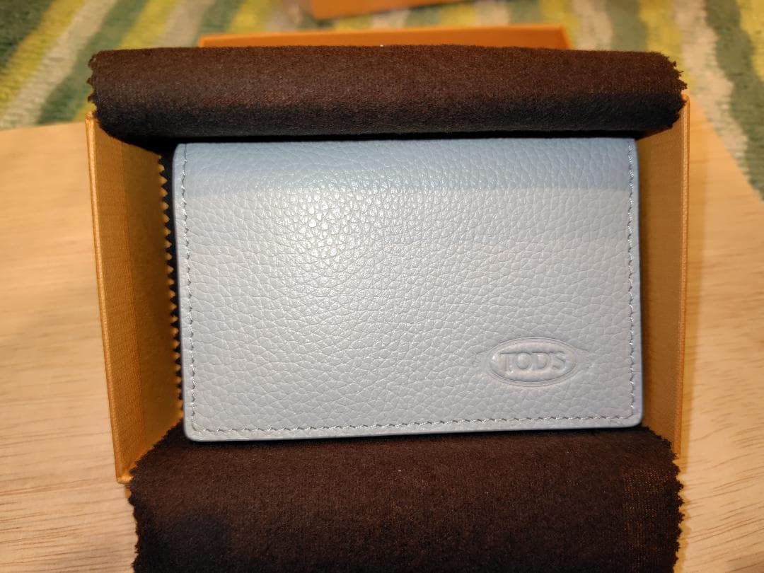 TOD'S 限定色名刺入れ（新品・未使用） TOD'S（トッズ） ☆大特価SALE☆ 新品・未使用 カードケース 定期入れ