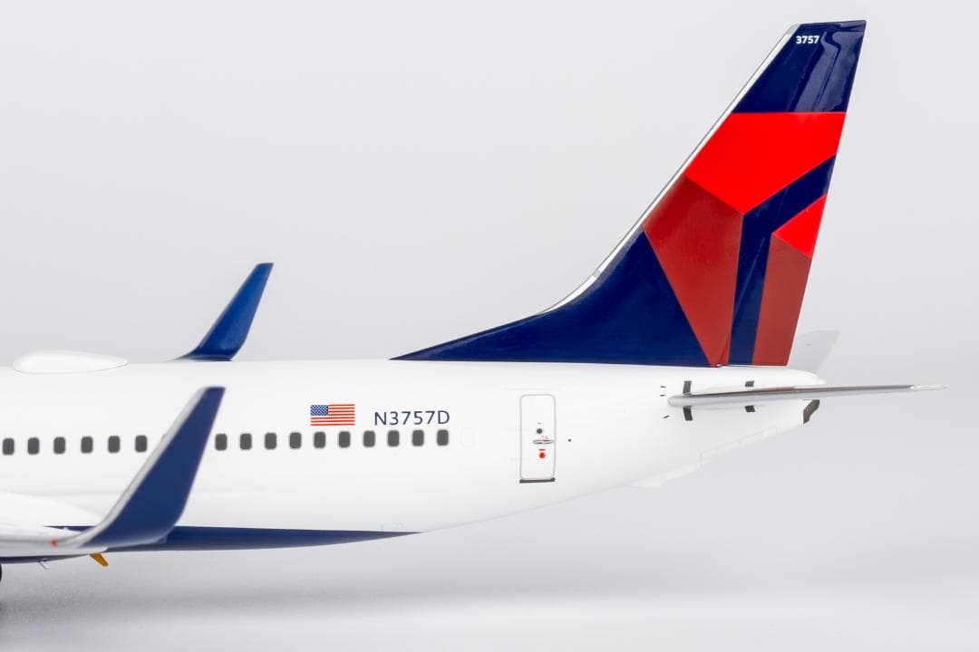 デルタ航空 737-800/w N3757D 1/200