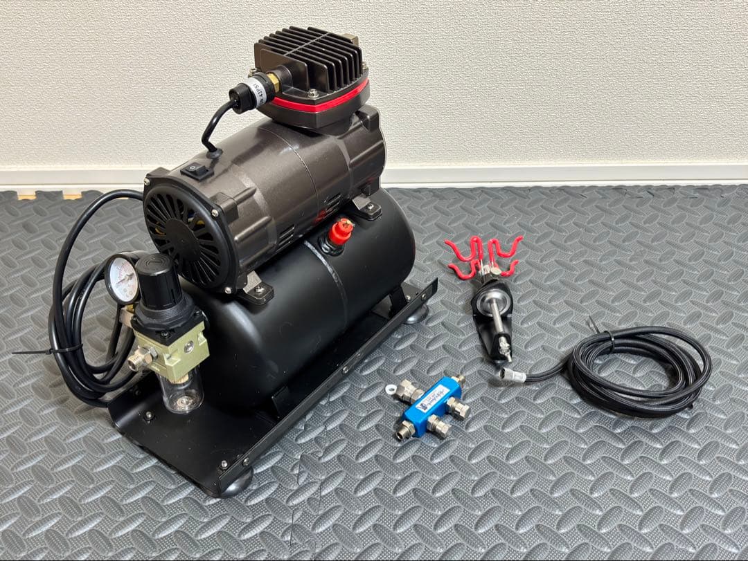 エアブラシ用コンプレッサーV2＋4WAY分岐＋クランプ式ホルダー まとめ売り Amazon.co.jp: Gocheer 48PSI エアブラシ コンプレッサー ミニ