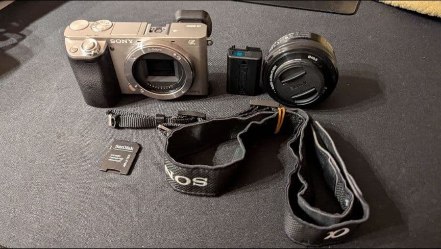 ラッキーサニー　ソニー　α6000 ILCE-6000 Amazon.com : Sony Alpha a6000 Mirrorless Digital Camera with 16