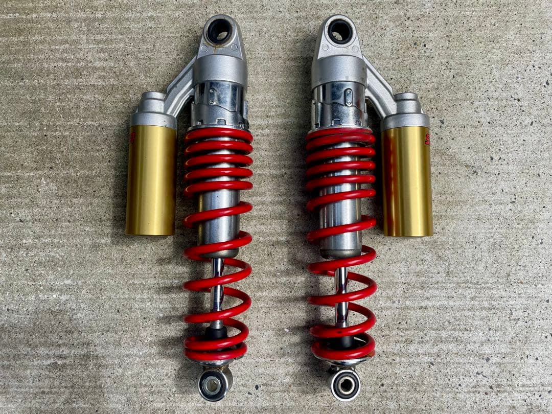 HONDA CB400SF NC42 純正リアサスペンション ホンダ CB400SF NC42 高額な純正サスペンション SHOWA | Sae's Café ば