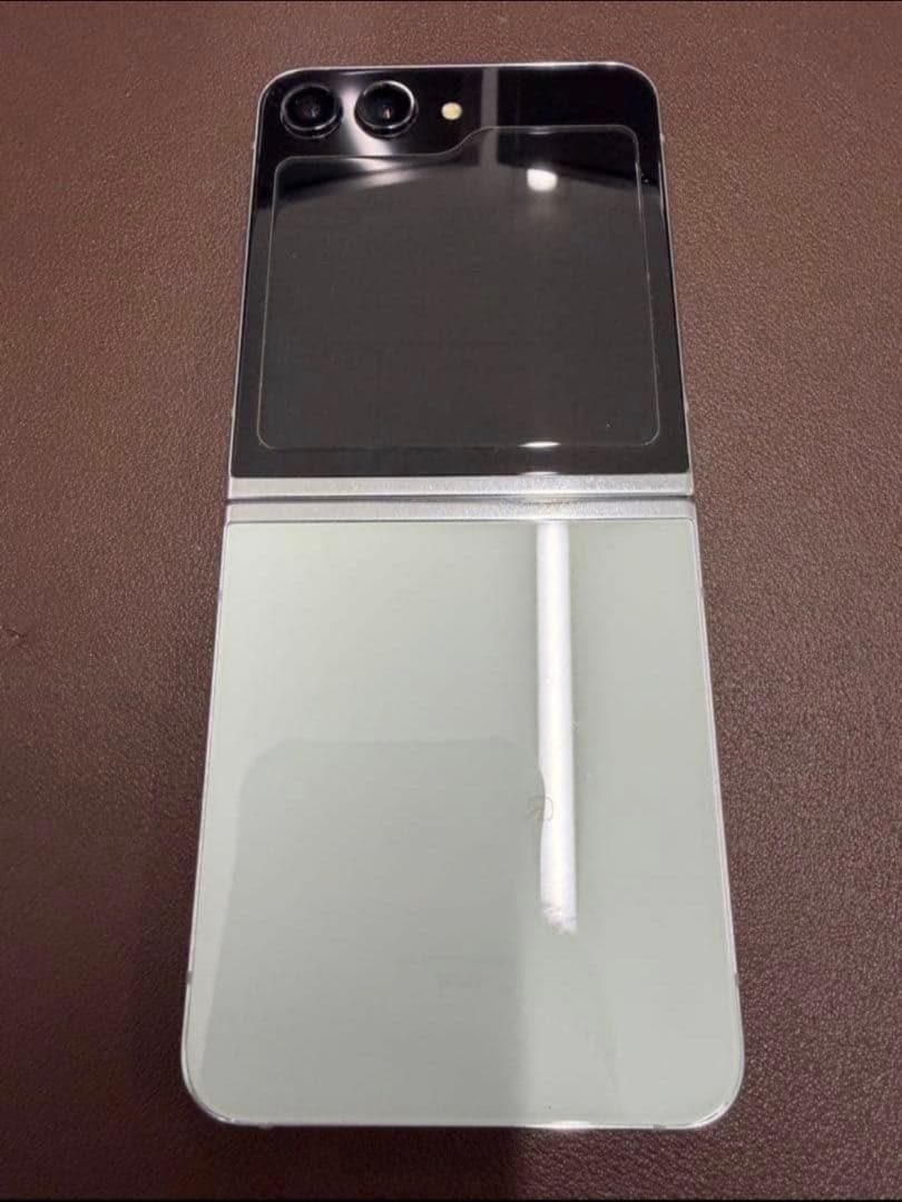 【本日限定値下げ】Galaxy Z Flip5 256GB 国内版 SIMフリー Amazon.com: Samsung Galaxy Z Flip 5 5G, US Version, 256GB