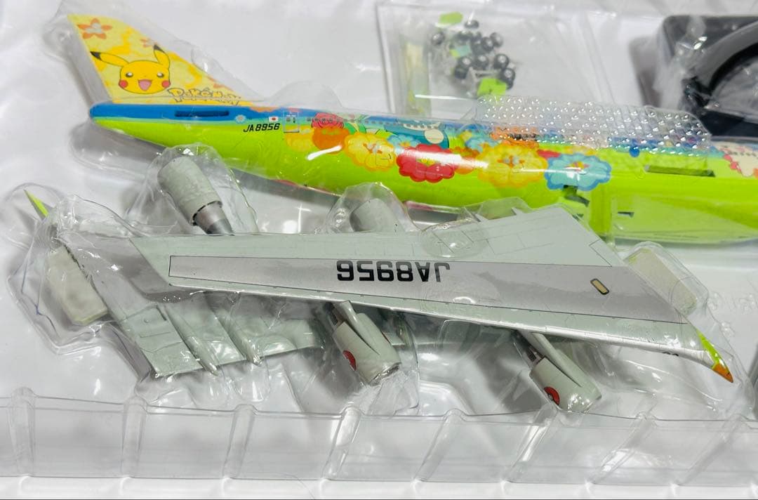 全日空商事 1/200 ANAポケモンジェット B747-400 NH20011 - メルカリ