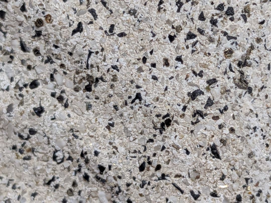 花崗岩（御影石）全長24X横幅23X高さ24センチ重量10