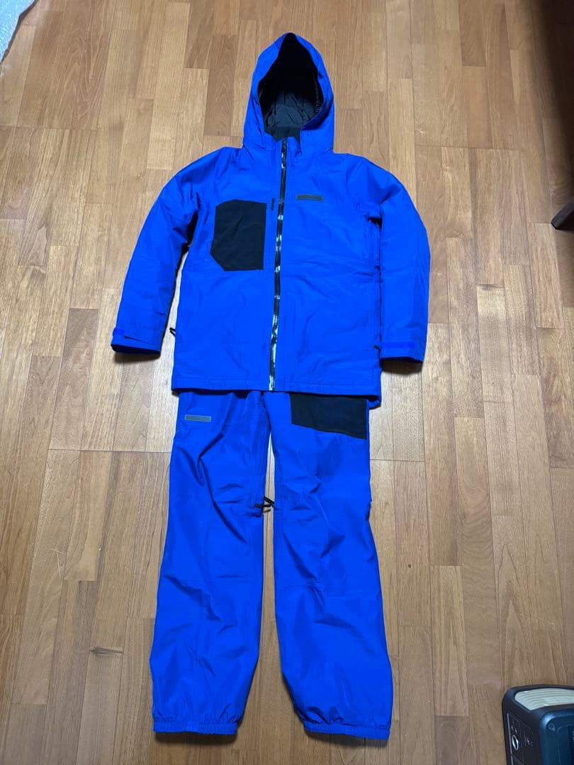 【新春セール】BURTON スノーウエア上下セット XL 青（子供用ウエア） 特価 スキーウェア 子供 上下セット シンカンセン 新幹線 キッズ