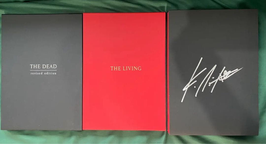 ケース付セット『THE DEAD』&『THE LIVING』　釣崎清隆　サイン入 81279cd5da2762994e827a80df1460