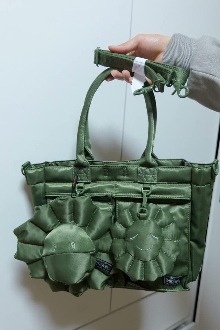 村上隆 × PORTER FORCE サコッシュ フラワーチャーム付 村上隆 x PORTER(村上隆 x ポーター) WAIST BAG | 吉田カバン