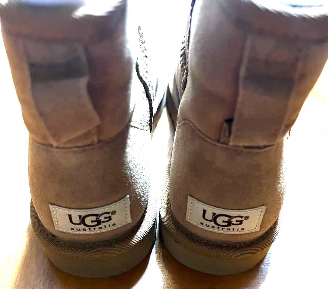 【新品未使用】UGG クラシックミニ　ブーツ　US7（24.0cm）