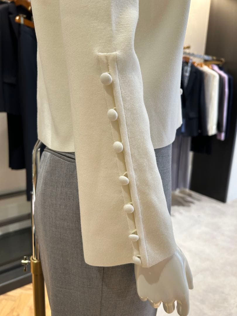 FOXEY2024♡ホワイト完売CARDIGAN \"CLOVER\"ノベルティ付き