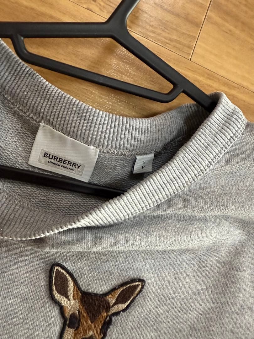 BURBERRY 鹿刺繍 グレー スウェット