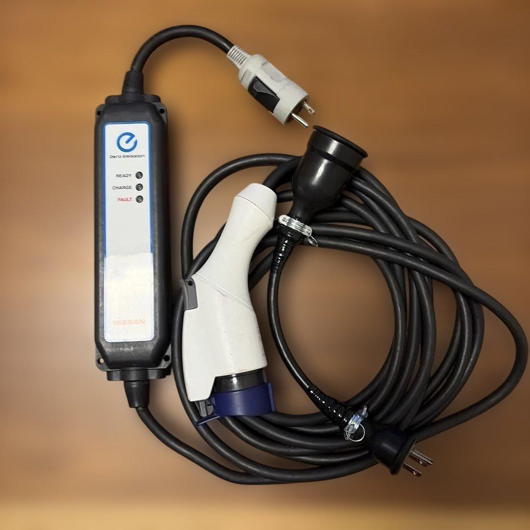 Nissan EV充電ケーブル 29690-3NKE 中古 送料無料 日産 リーフ 充電ケーブル 200V 29690 3NK0A LEAF 純正 7 5m