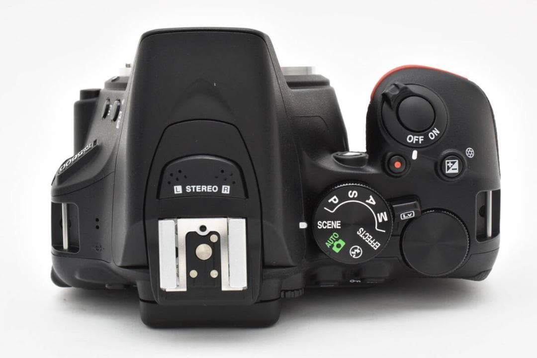 □美品□ ニコン Nikon D5600 ダブルズームキット 《S数 2166回 - メルカリ