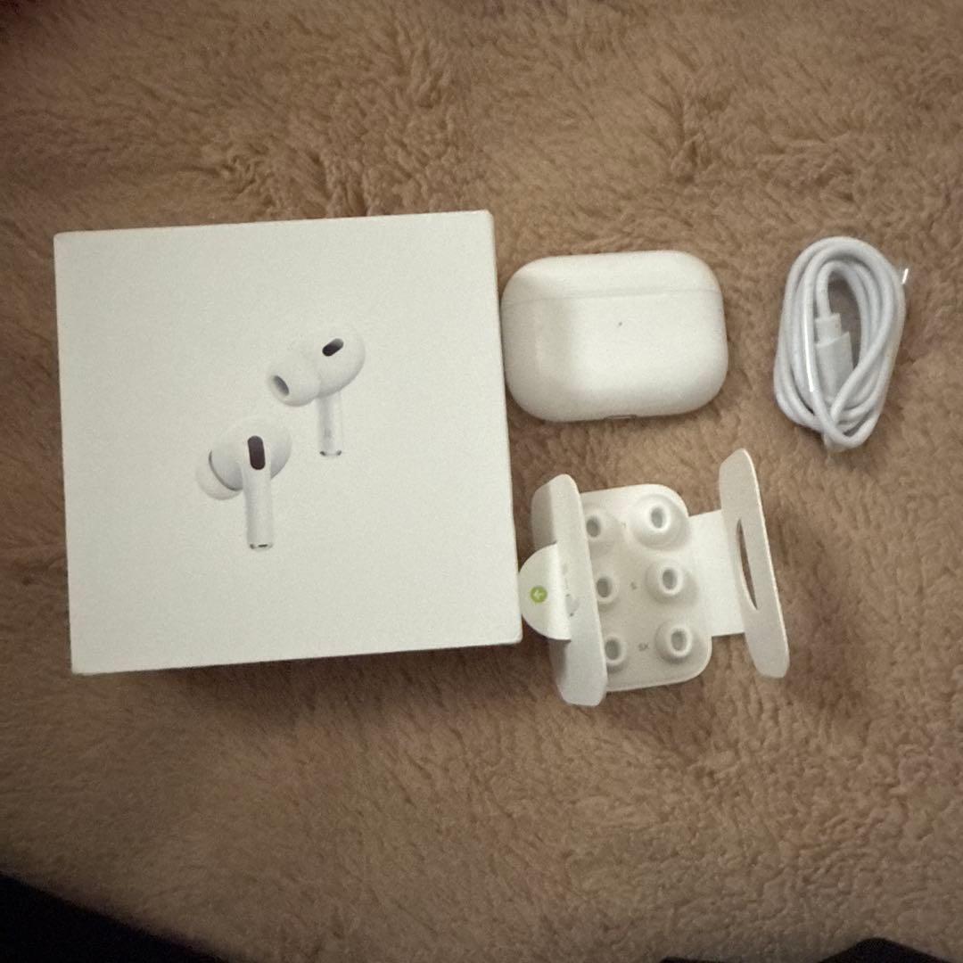 AirPods Pro (第2世代) 本体 + 充電ケーブル Appleは第2世代AirPods Proの「USB Type-C対応充電ケース」を単体で