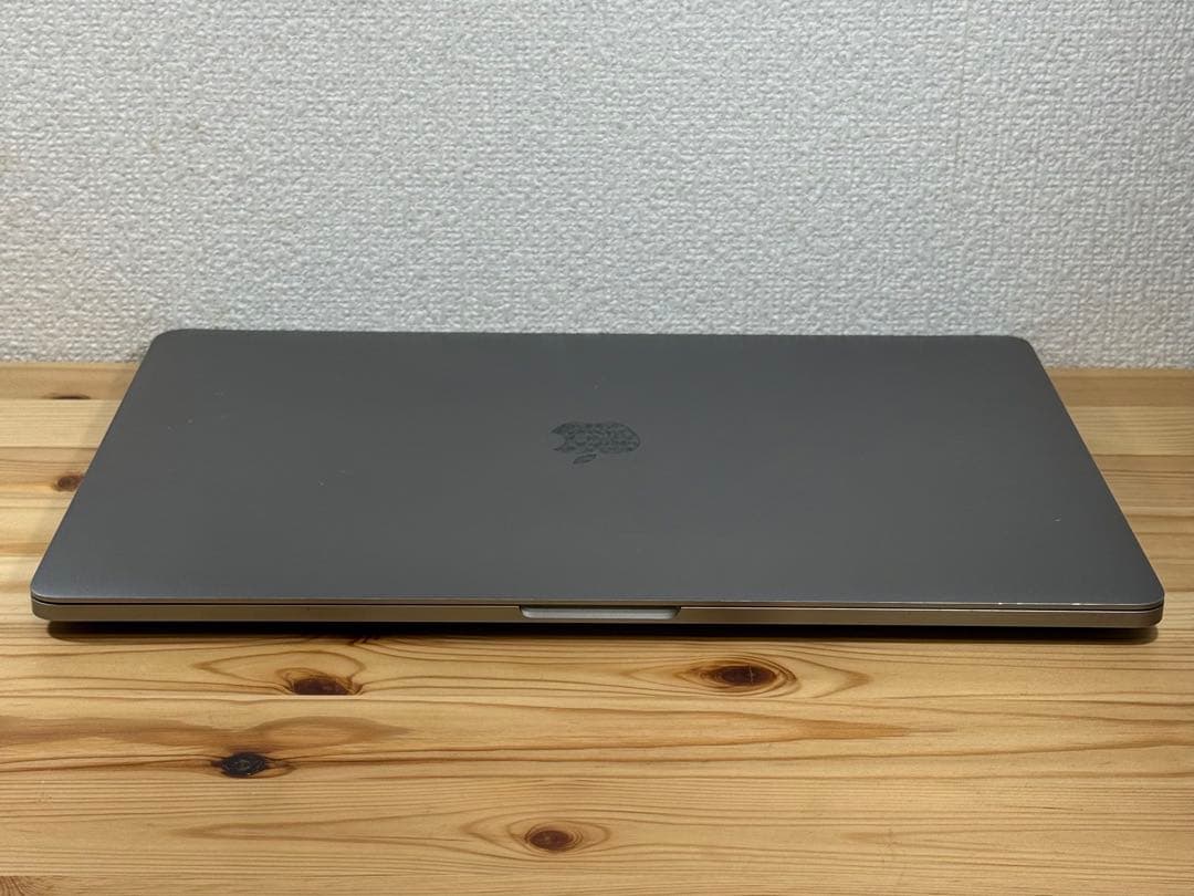MacBook本体 MacBook Pro 15 2017 Touch Bar i7/16/250