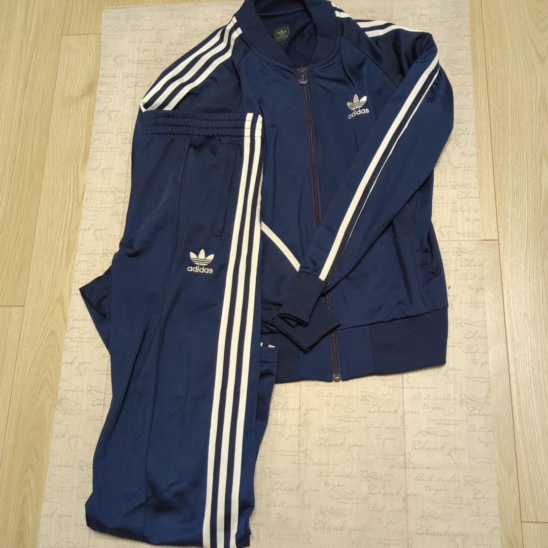 【年末年始特価♪】アディダスジャージ　М　上下　セットアップ　ネイビー　紺 adidas アディダス ジャージ 上下 セットアップ 紺×白 - メルカリ