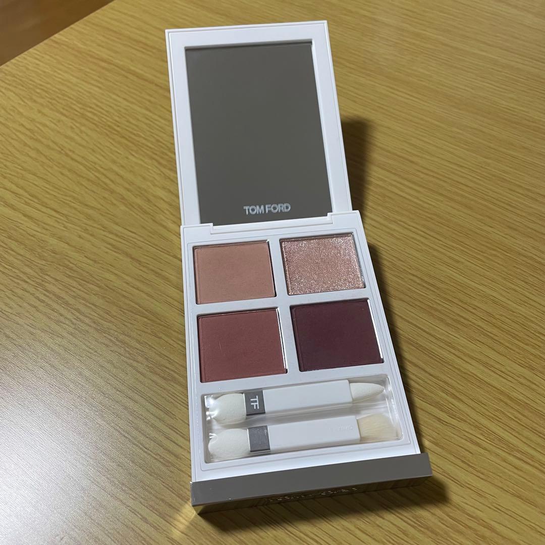 トムフォード　01SNソレイユアイカラークォード　シャレーミンク ✴️🎄TOM FORD2025クリスマスコスメ🎄✴️ソレイユ アイ カラー