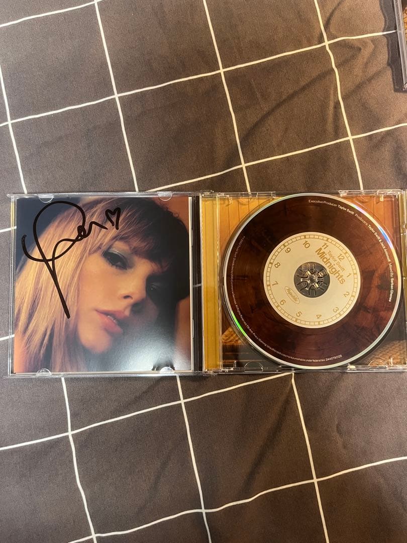 Taylor Midnights Mahogany サインハートアートカード入り Midnights: Mahogany Edition Vinyl – Taylor Swift Official Store