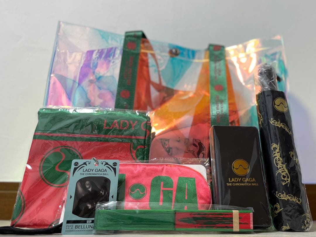 Lady Gagaクロマティカボール VIP席コンサートグッズ 非売品 - メルカリ
