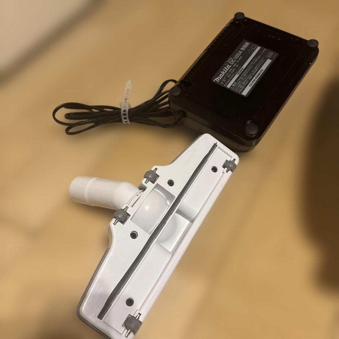 美品☆マキタ コードレス掃除機 CL107FD 紙パック式 10.8V 充電器付