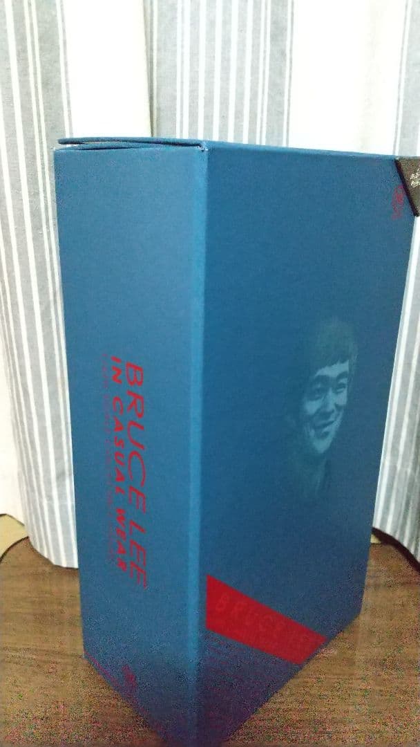 最終値下げ！美品 廃盤 HOT TOYS マイコン ブルース・リー カジュアル版