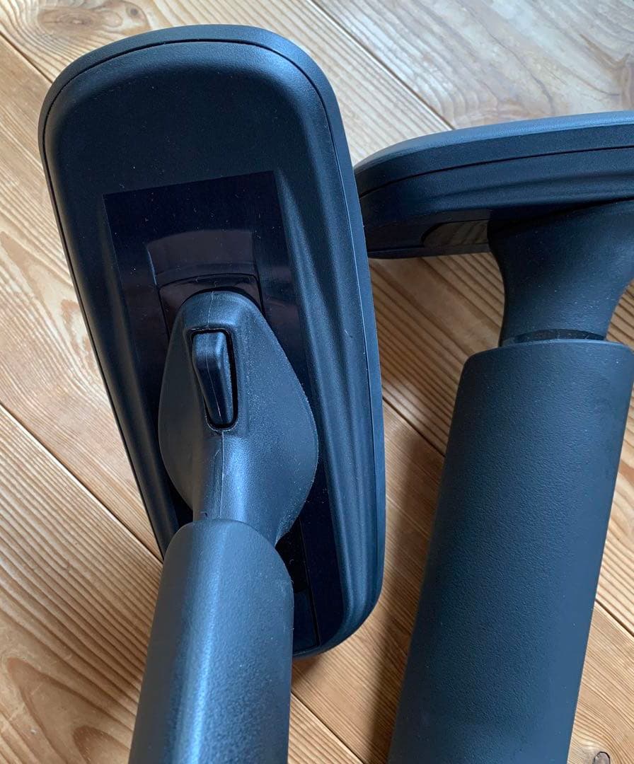 オカムラ シルフィー アジャストアーム レストアーム 肘置き（ボルト付