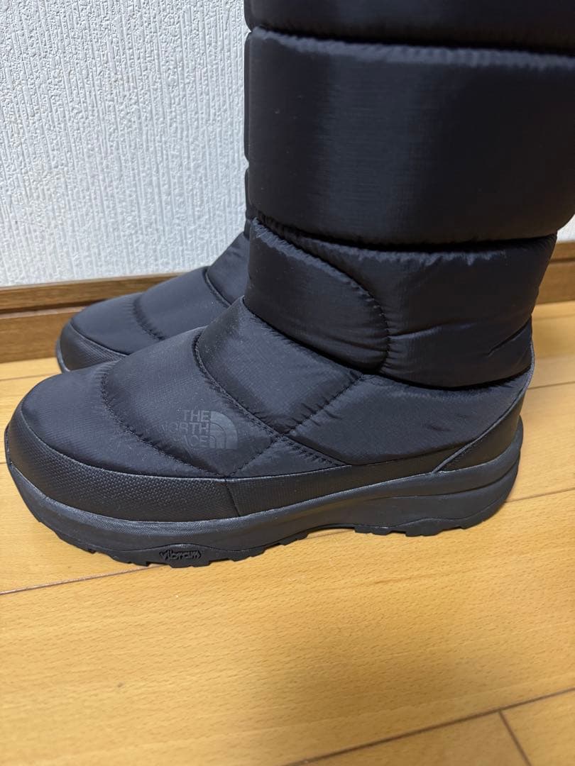 美品 ウォータープルーフ ダウンブーティ ブラック 25.0cm NF52270