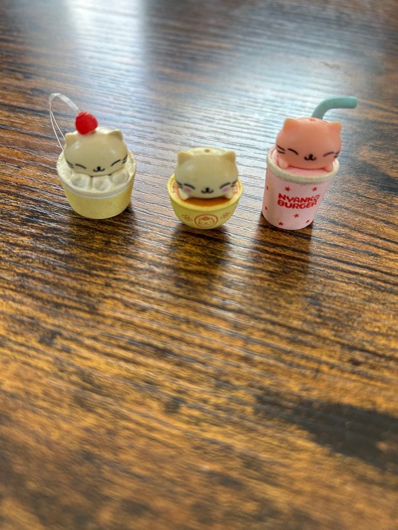 にゃんにゃんにゃんこストラップ 平成レトロ サンエックス - メルカリ