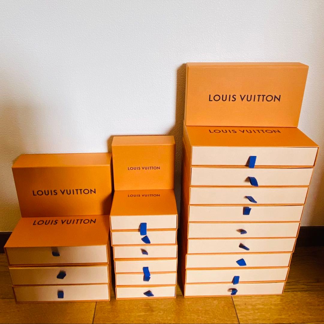 LOUIS VUITTON 箱 新品 未使用 3種類 21個セット Louis Vuitton Set Of Three Limited Edition Optic White Trunks