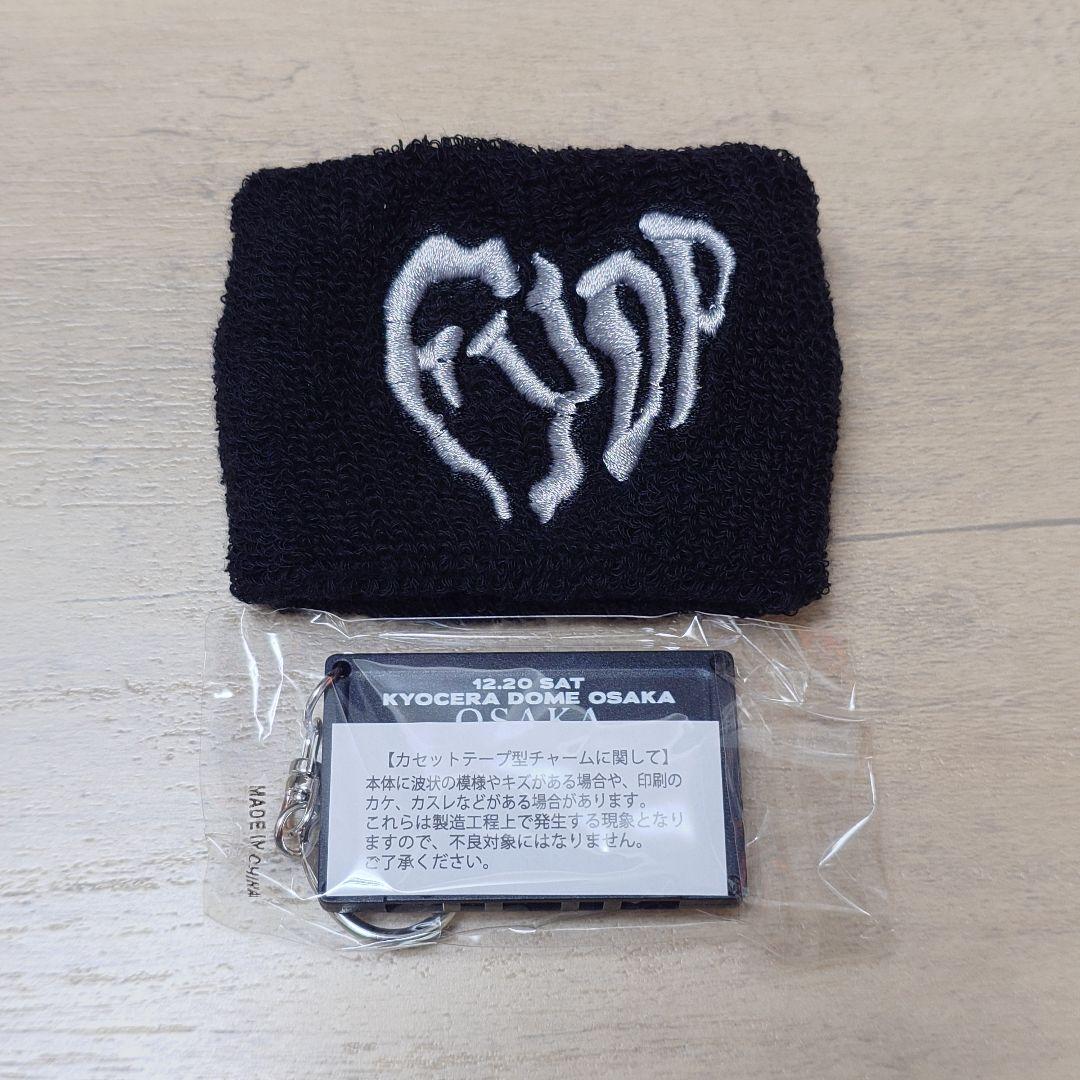 B'z FYOP ガチャ限定 カセットチャーム リストバンド 12月20日大阪