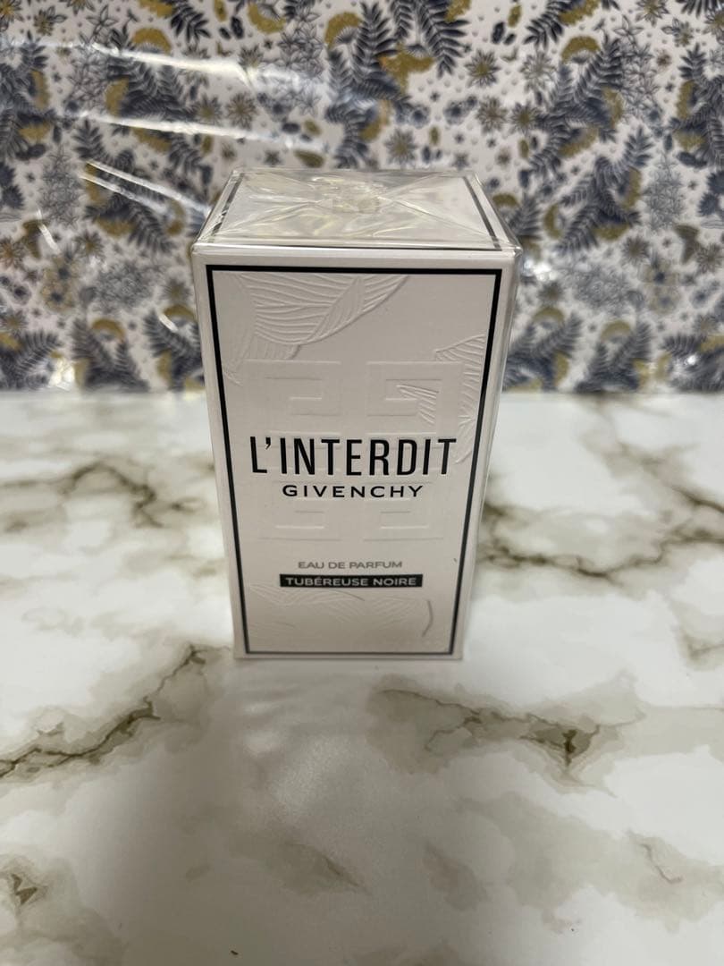 ジバンシイ　ランテルディ オーデパルファム チュベローズノワール 526d9e9511102ba13df4885d-