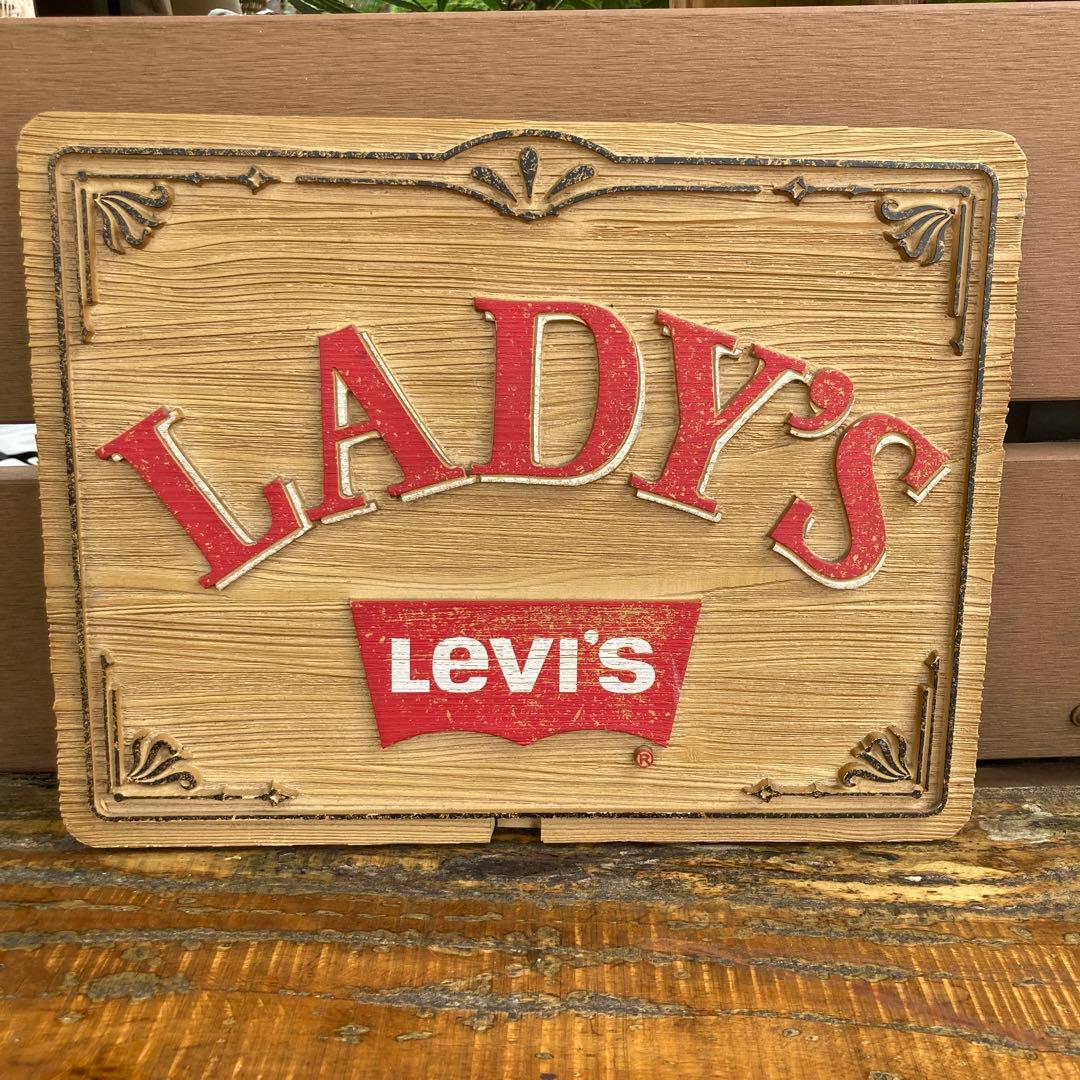 Levi's LADY'S サインプレート レトロ木製看板　リーバイス Levi's リーバイス 看板 店舗用 リーバイス 中古品 年代物 希少 送料