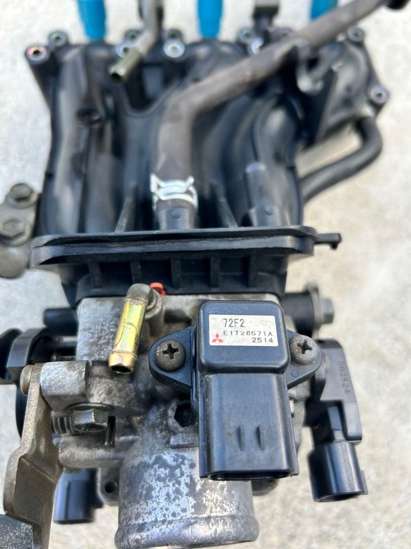 専用品 キャリー DA63T インテークマニホールド スロットルボディー