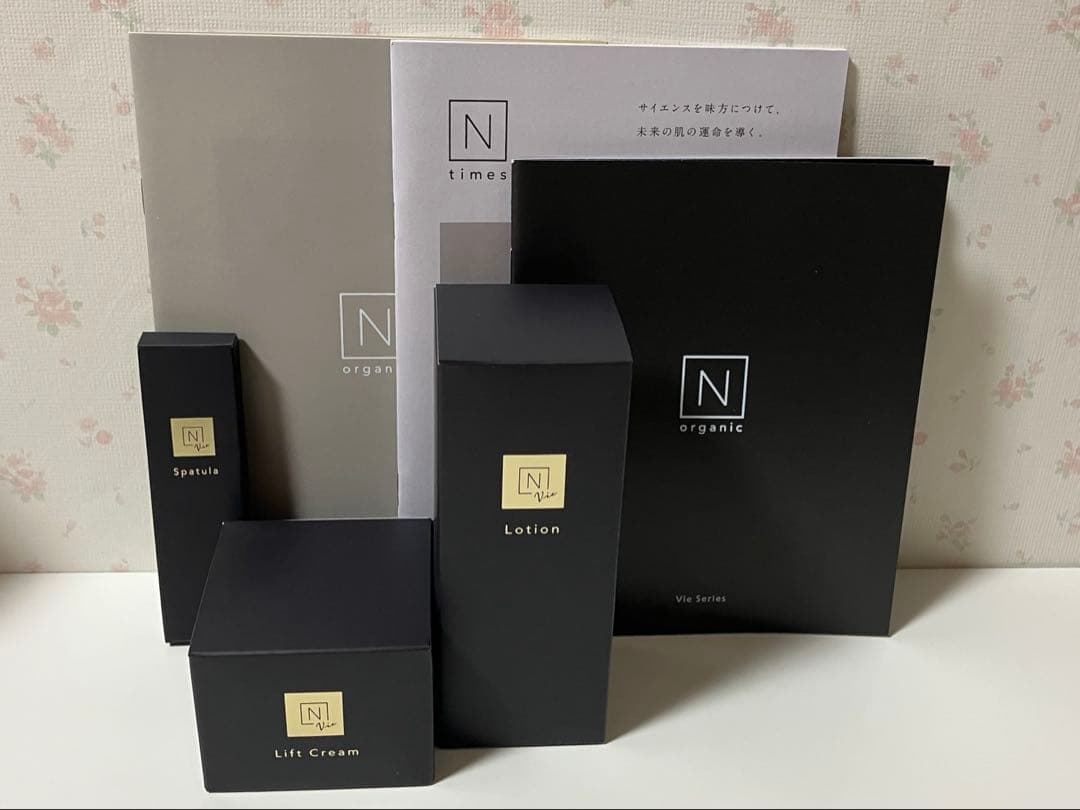 ★新品未開封★N Organic Vieローション&クリーム&スパチュラのセット 95d360f47ff30de38cca948f-