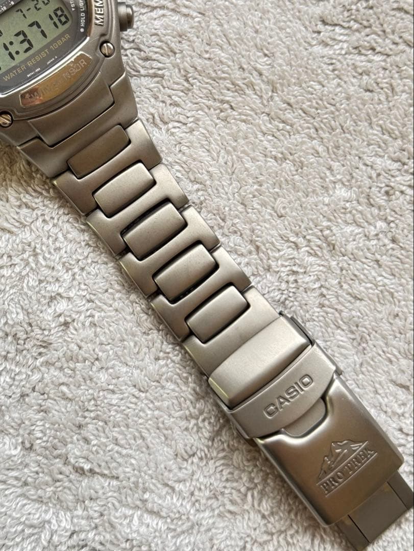 美品】カシオプロトレックPRT-3000フルチタン&スクリューバック - メルカリ