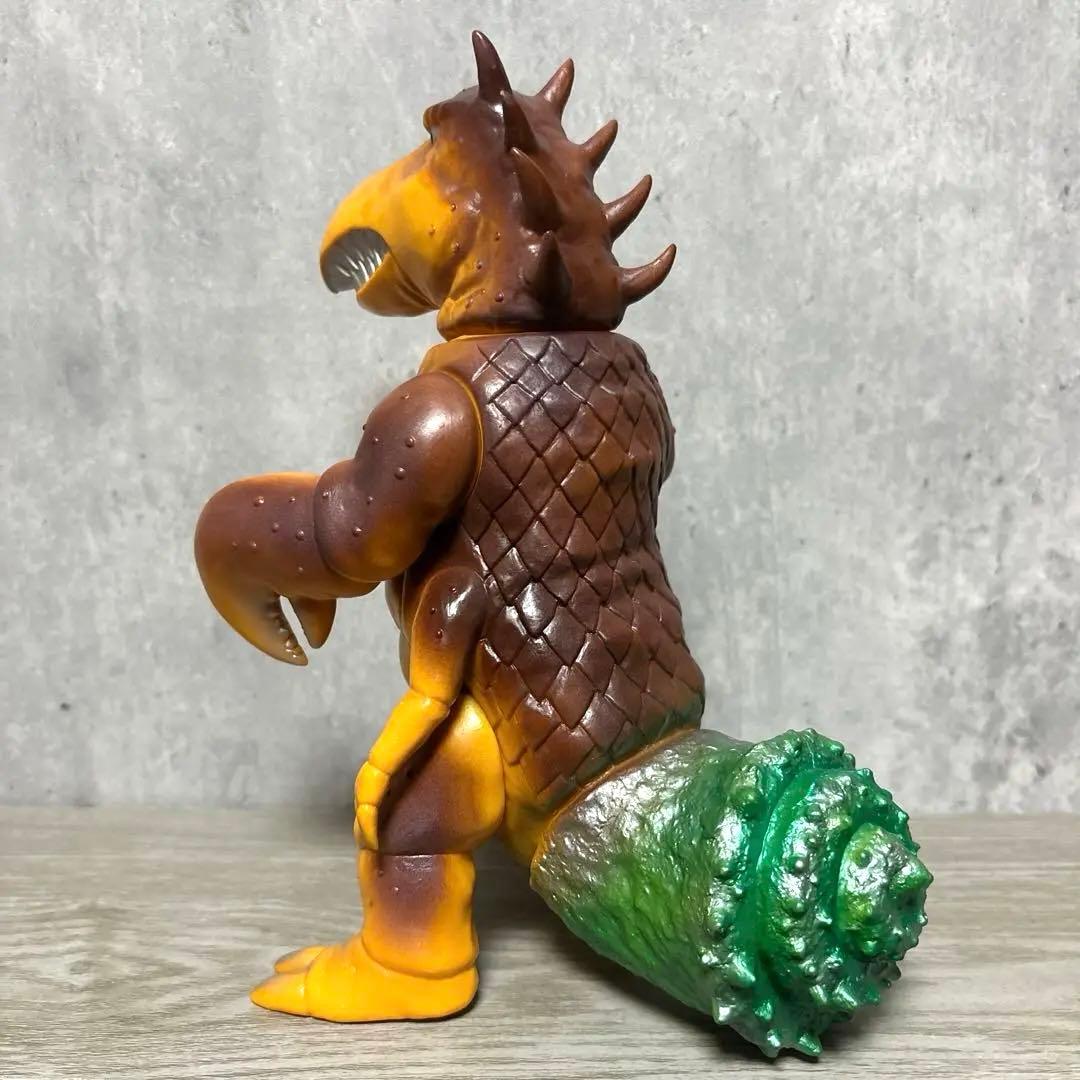 ベアモデル 『ザリガニンド』 1期カラー ソフビ スペクトルマン - メルカリ