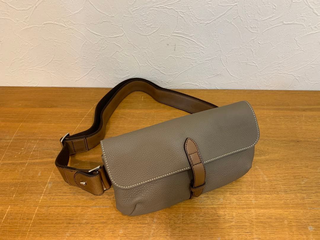 G1016-05★未使用 WILD SWANS ウエストポーチレザー 茶色系 選べるノベルティ付】ワイルドスワンズ モンパルナス フラット M