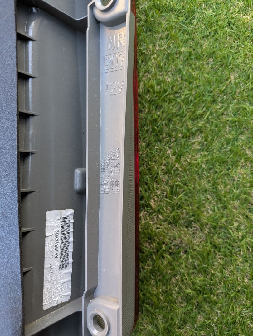 ノア70純正テールランプ （右側のみ） （右側のみ） ノア70純正