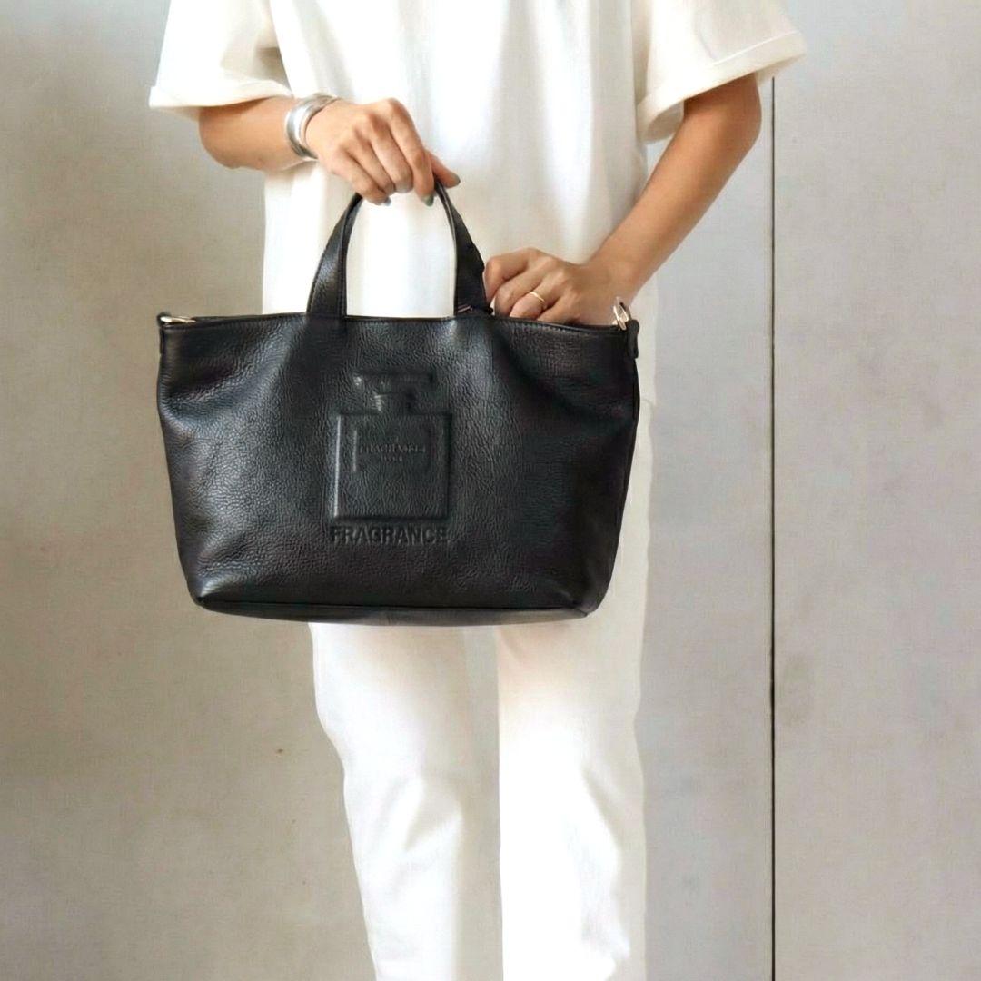 イオペレ✨️パピヨネ 香水瓶 レザー 2WAY トートバッグ 黒 A4 - メルカリ