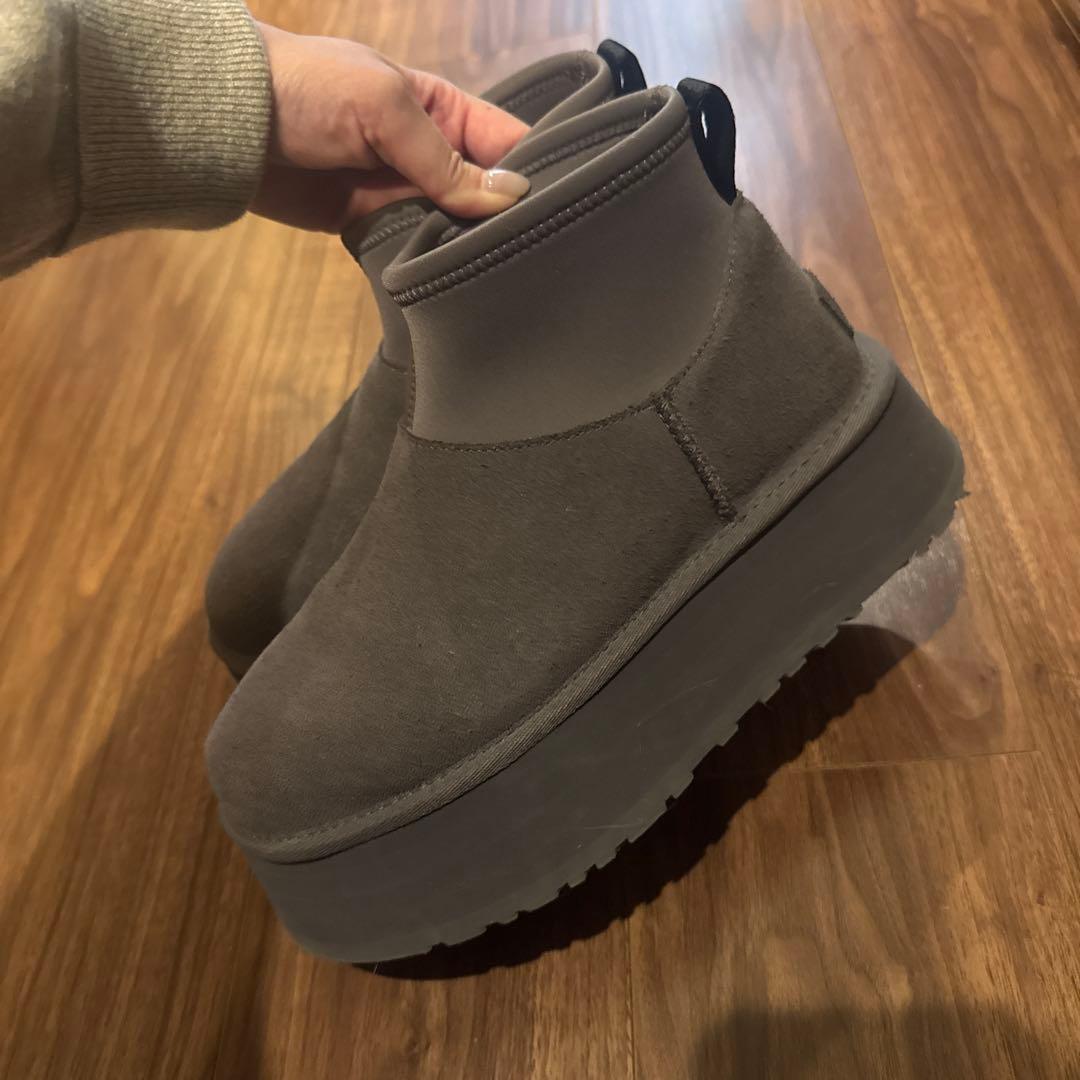 UGG グレー 厚底ムートンブーツ 楽天市場】UGG（カラーグレー）（ブーツ｜レディース靴）：靴の通販
